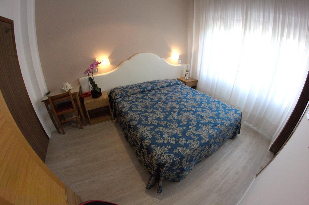 Hotel Moderno Лидо ди Йезоло Екстериор снимка