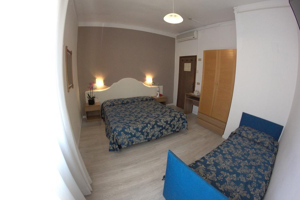 Hotel Moderno Лидо ди Йезоло Екстериор снимка