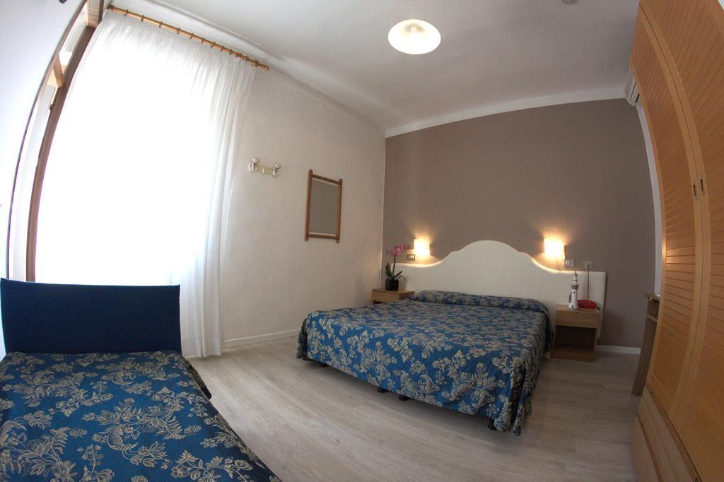 Hotel Moderno Лидо ди Йезоло Екстериор снимка